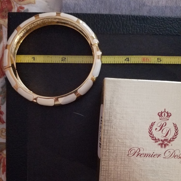 Bangle - Picture 2 of 3